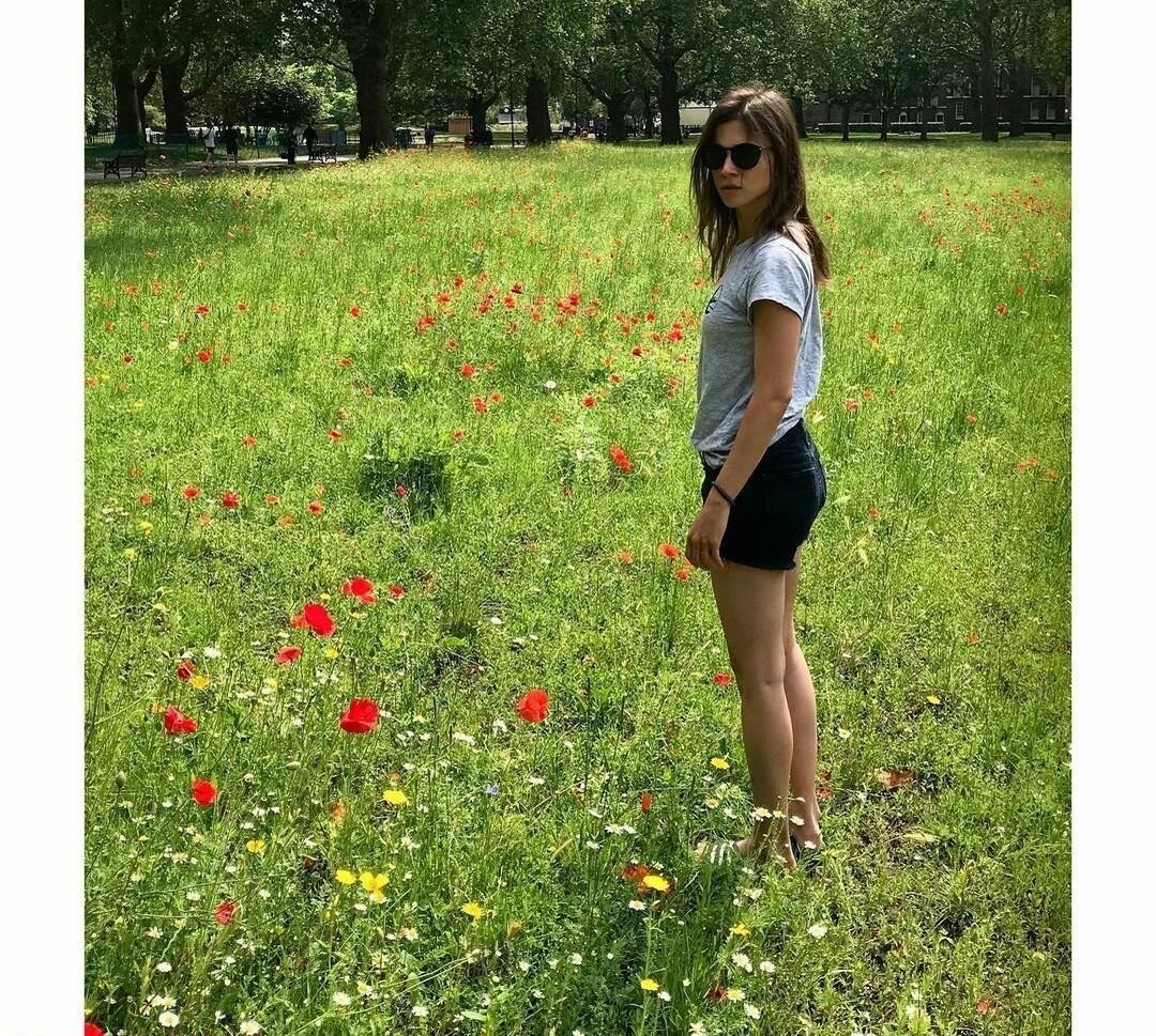 Photo full Aylin Tezel
